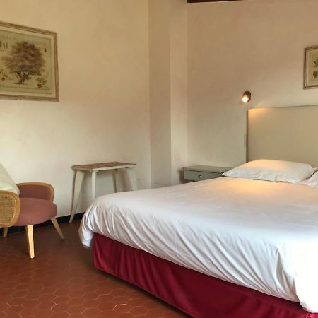 Bed and Breakfast Golf Club D'Юзес Экстерьер фото