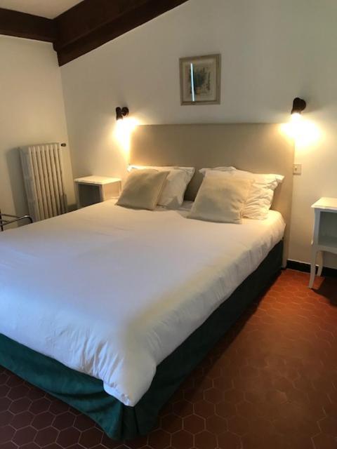 Bed and Breakfast Golf Club D'Юзес Экстерьер фото