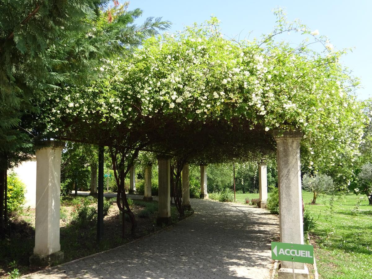 Bed and Breakfast Golf Club D'Юзес Экстерьер фото