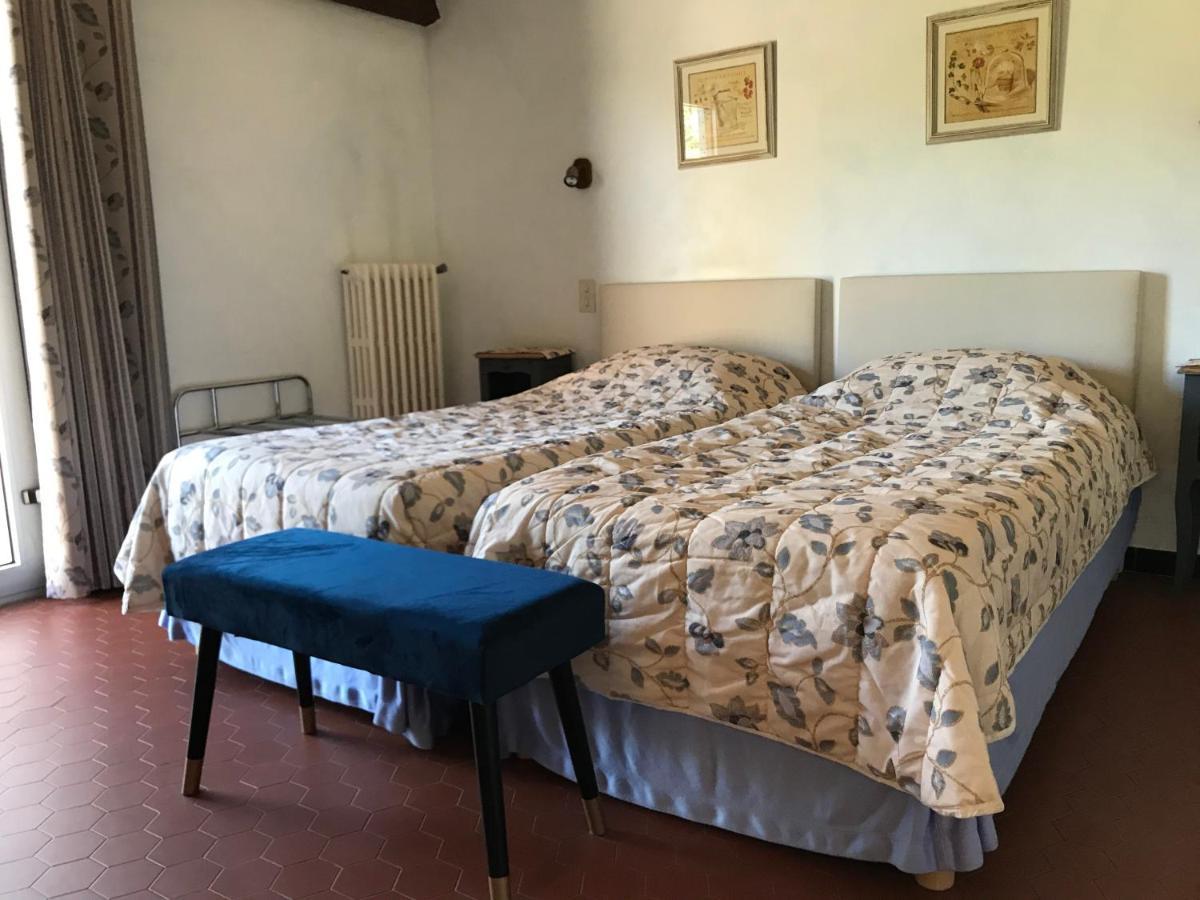 Bed and Breakfast Golf Club D'Юзес Экстерьер фото